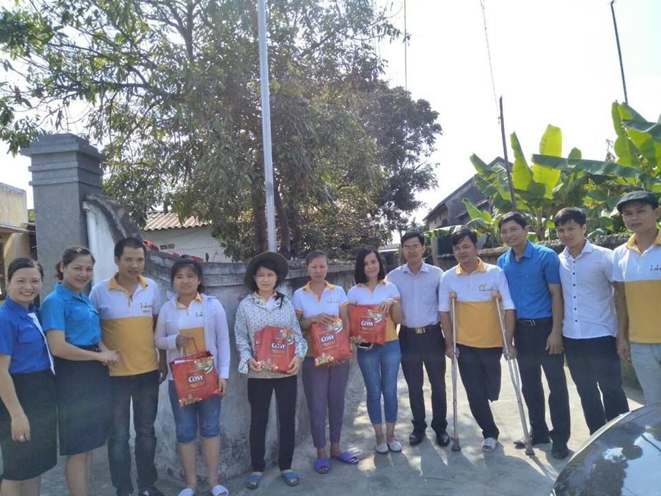 Trung tâm Hỗ trợ Thanh niên công nhân và Lao động trẻ Hải Dương  phối hợp huyện Đoàn Gia Lộc tổ chức khám, tư vấn sức khỏe cho thanh niên công nhân.