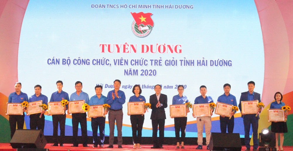 Tuyên dương cán bộ công chức, viên chức trẻ giỏi tỉnh Hải Dương năm 2020